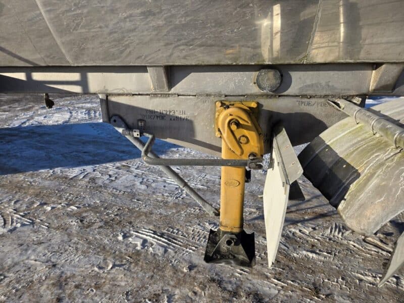 U-4866 1996 Krohnert 7500 Gallon Stainless Steel Semi Tanker