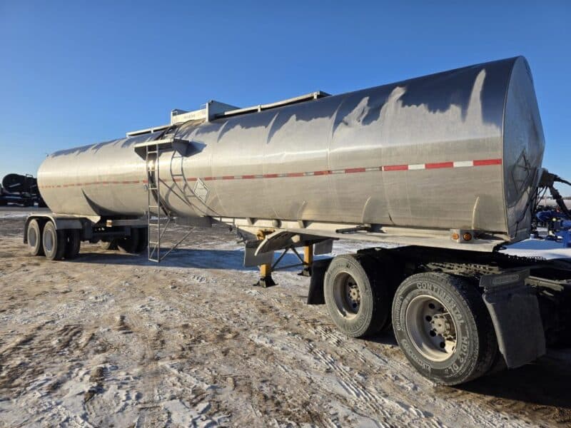 U-4866 1996 Krohnert 7500 Gallon Stainless Steel Semi Tanker