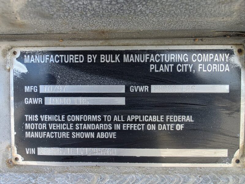 U-4865 1996 Bulk 7000 Gallon Stainless Steel Semi Tanker