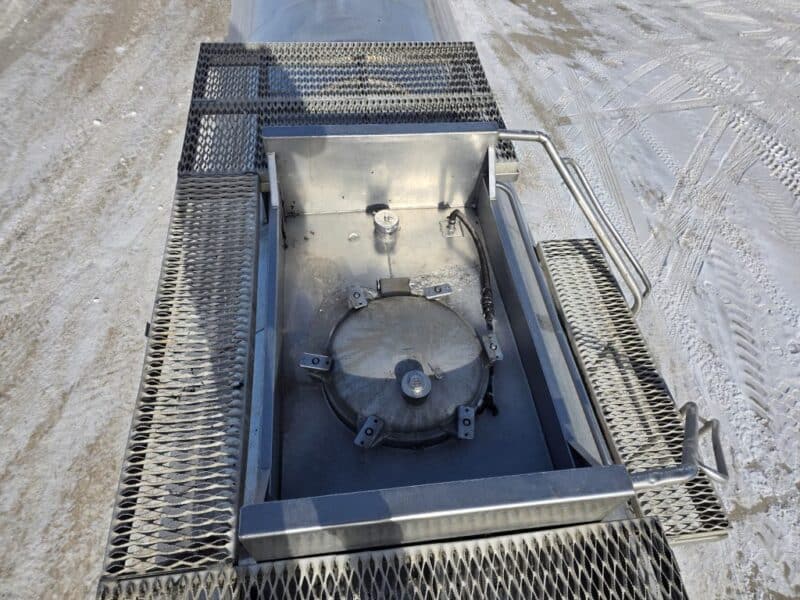 U-4865 1996 Bulk 7000 Gallon Stainless Steel Semi Tanker