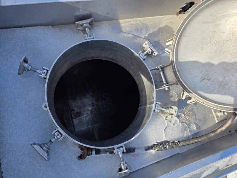 U-4865 1996 Bulk 7000 Gallon Stainless Steel Semi Tanker