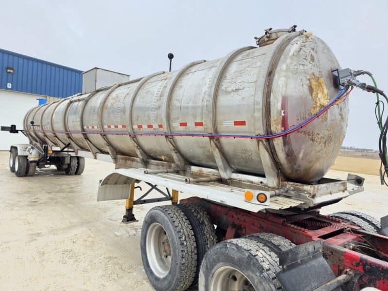 U-4865 1996 Bulk 7000 Gallon Stainless Steel Semi Tanker