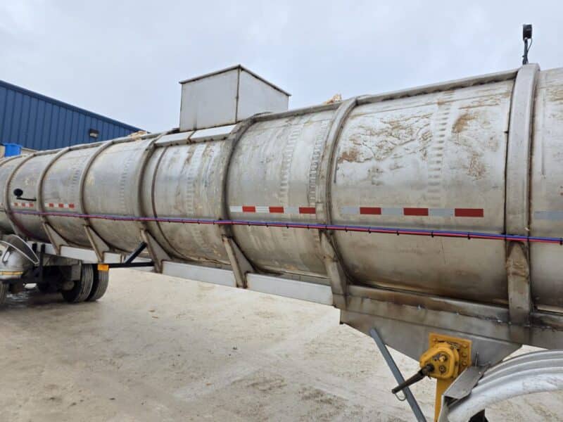 U-4865 1996 Bulk 7000 Gallon Stainless Steel Semi Tanker