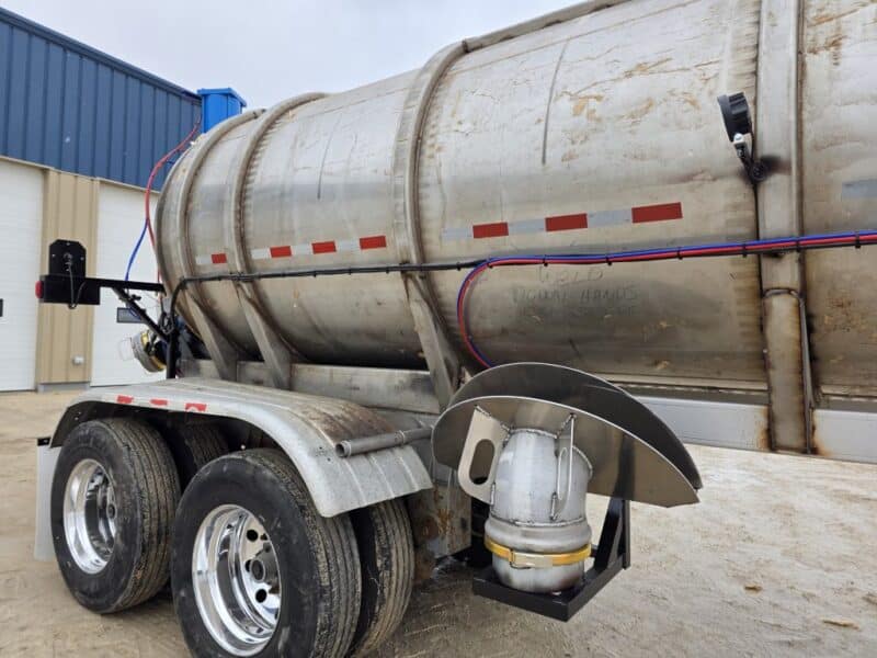 U-4865 1996 Bulk 7000 Gallon Stainless Steel Semi Tanker