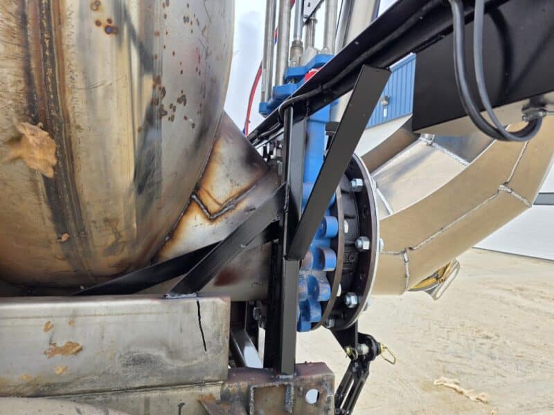 U-4865 1996 Bulk 7000 Gallon Stainless Steel Semi Tanker