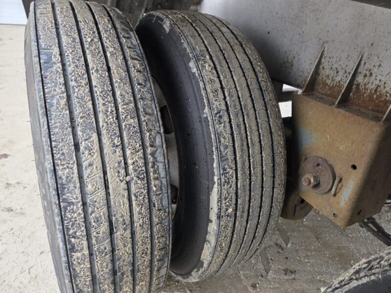 U-4865 1996 Bulk 7000 Gallon Stainless Steel Semi Tanker