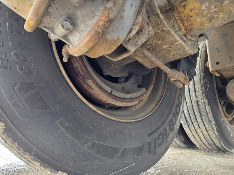 U-4865 1996 Bulk 7000 Gallon Stainless Steel Semi Tanker