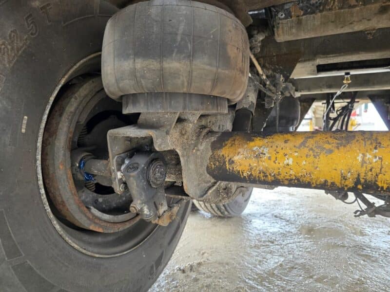 U-4865 1996 Bulk 7000 Gallon Stainless Steel Semi Tanker