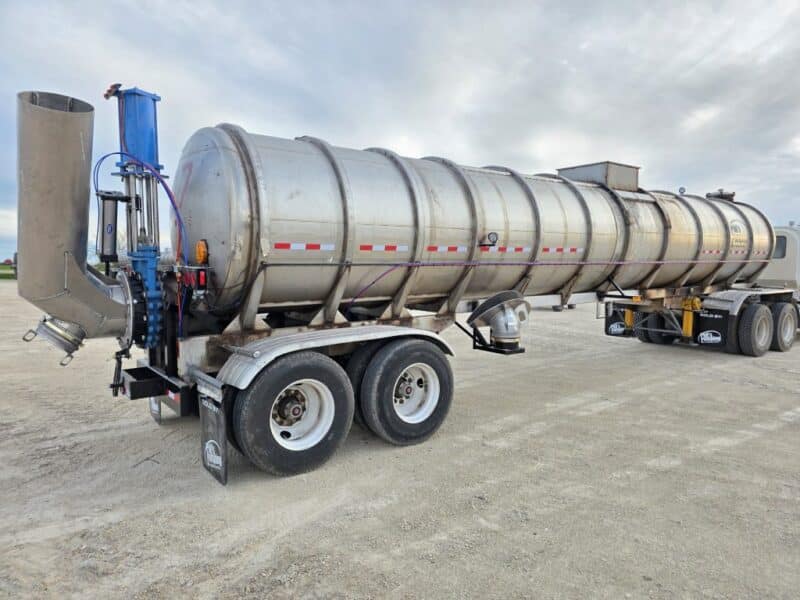 U-4866 1996 Krohnert 7500 Gallon Stainless Steel Semi Tanker