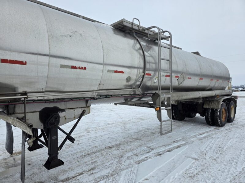 U-4861 1999 Brenner 7000 Gallon Stainless Steel Semi Tanker