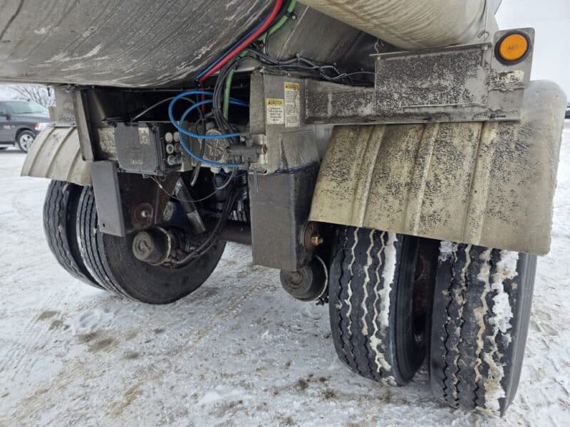 U-4861 1999 Brenner 7000 Gallon Stainless Steel Semi Tanker