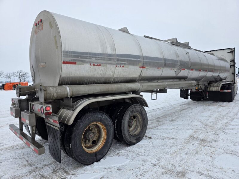 U-4861 1999 Brenner 7000 Gallon Stainless Steel Semi Tanker