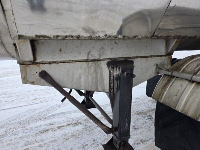 U-4861 1999 Brenner 7000 Gallon Stainless Steel Semi Tanker