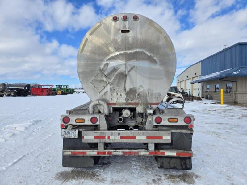 U-4862 1998 Bulk 7000 Gallon Stainless Steel Semi Tanker
