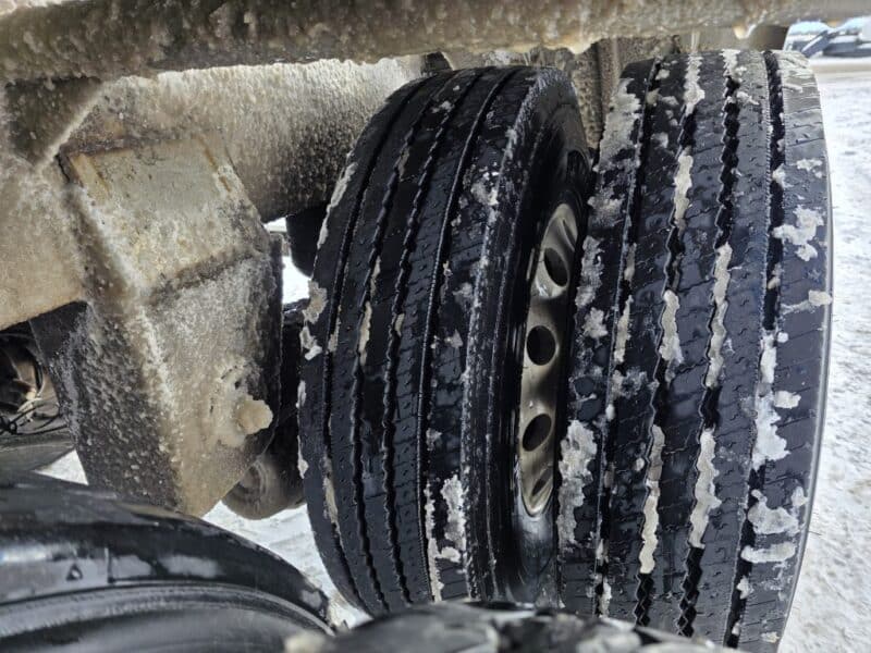 U-4862 1998 Bulk 7000 Gallon Stainless Steel Semi Tanker