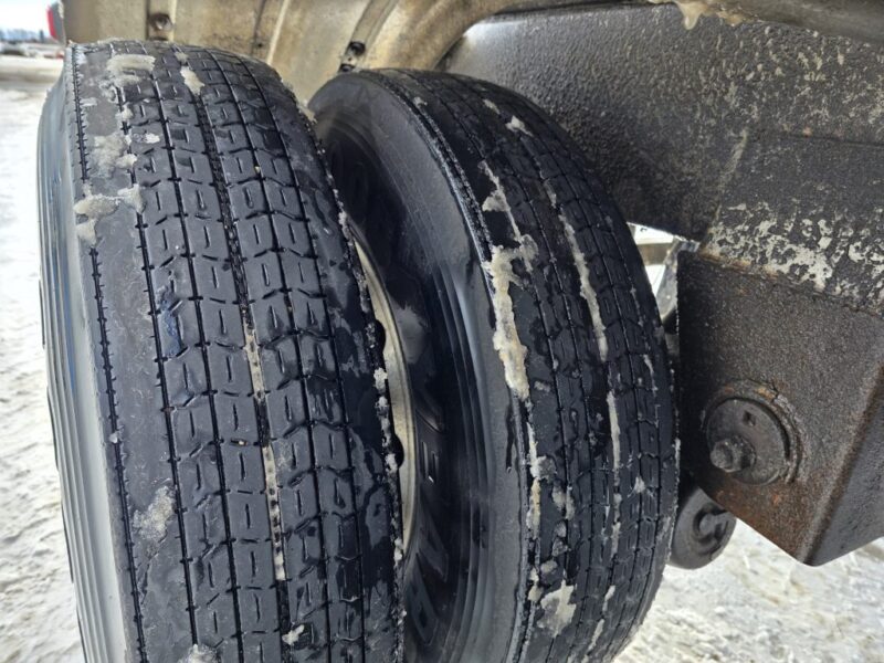 U-4862 1998 Bulk 7000 Gallon Stainless Steel Semi Tanker