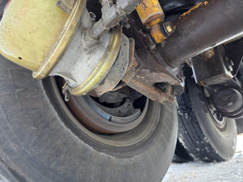 U-4862 1998 Bulk 7000 Gallon Stainless Steel Semi Tanker