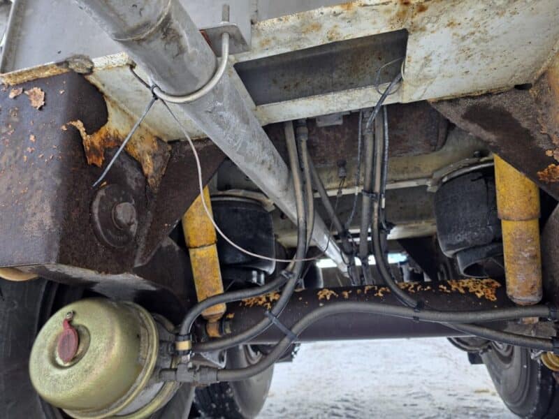 U-4862 1998 Bulk 7000 Gallon Stainless Steel Semi Tanker