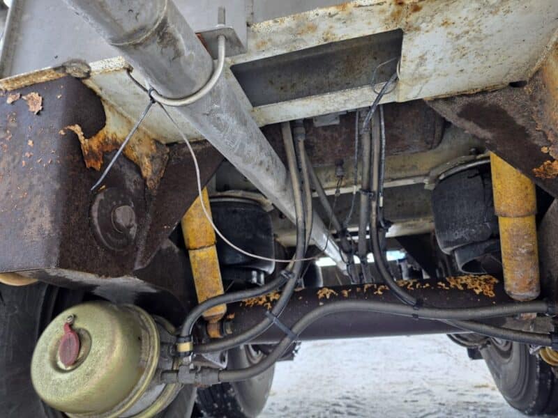 U-4862 1998 Bulk 7000 Gallon Stainless Steel Semi Tanker