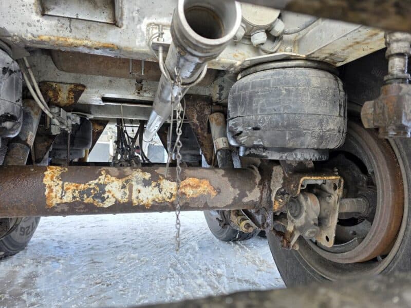 U-4862 1998 Bulk 7000 Gallon Stainless Steel Semi Tanker