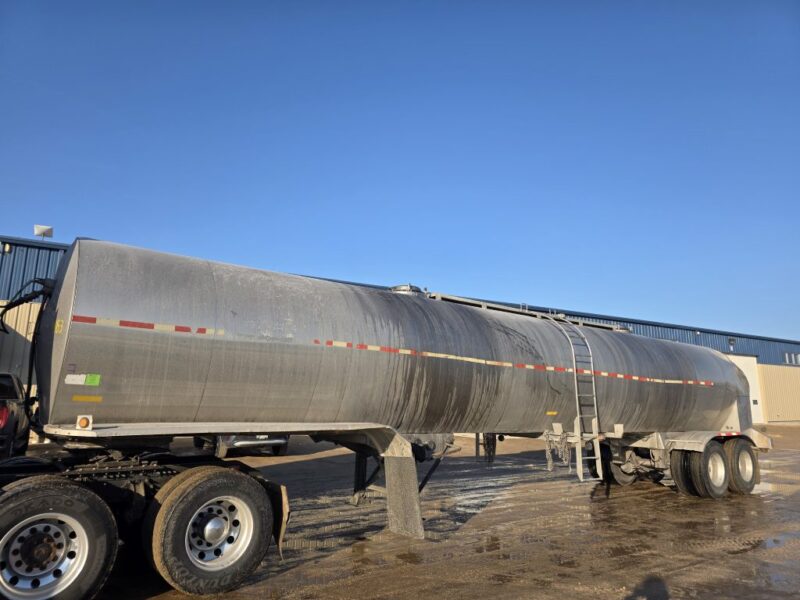 U-4863 1990 Bar-Bel 7000 Gallon Stainless Steel Semi Tanker