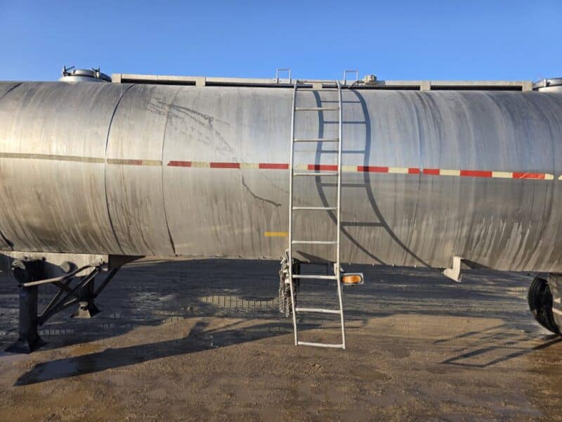 U-4863 1990 Bar-Bel 7000 Gallon Stainless Steel Semi Tanker