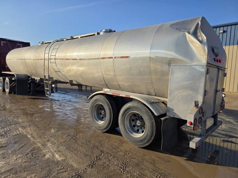 U-4863 1990 Bar-Bel 7000 Gallon Stainless Steel Semi Tanker