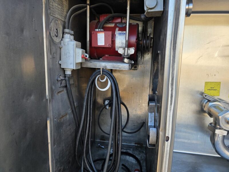 U-4863 1990 Bar-Bel 7000 Gallon Stainless Steel Semi Tanker