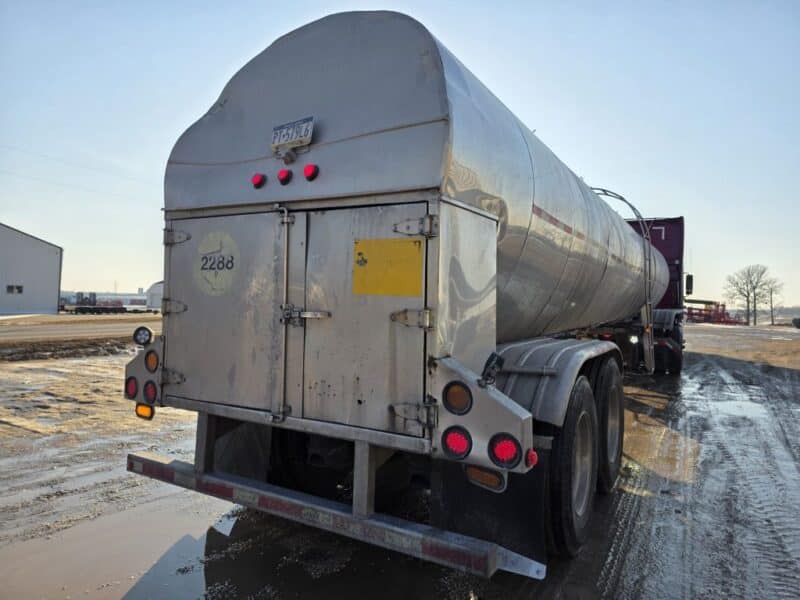 U-4863 1990 Bar-Bel 7000 Gallon Stainless Steel Semi Tanker