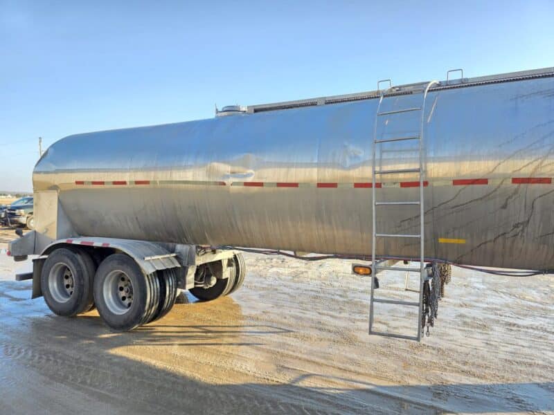 U-4863 1990 Bar-Bel 7000 Gallon Stainless Steel Semi Tanker