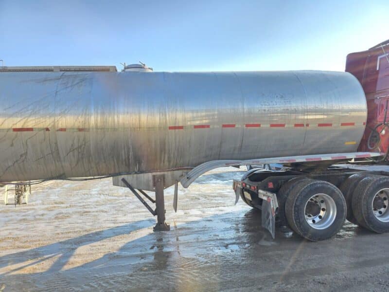 U-4863 1990 Bar-Bel 7000 Gallon Stainless Steel Semi Tanker