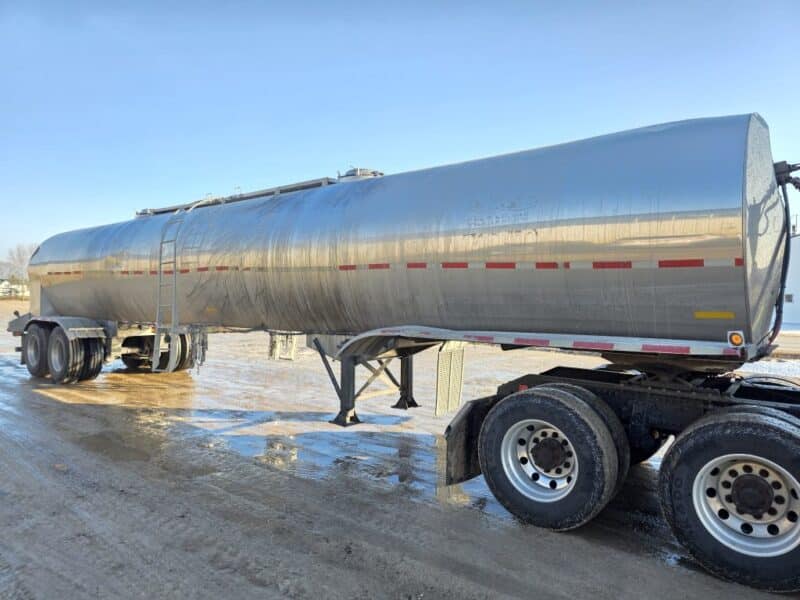 U-4863 1990 Bar-Bel 7000 Gallon Stainless Steel Semi Tanker