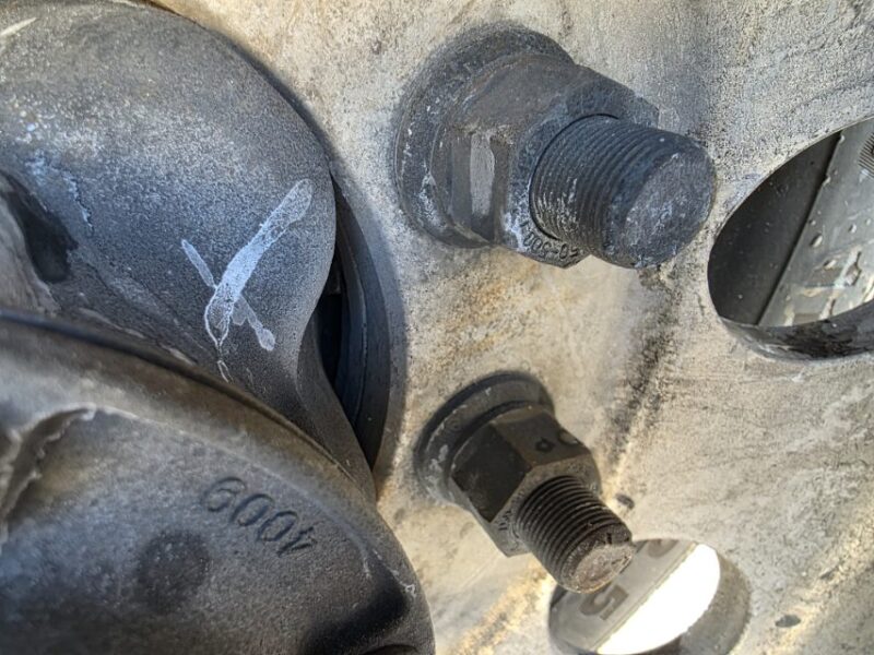 U-4863 1990 Bar-Bel 7000 Gallon Stainless Steel Semi Tanker