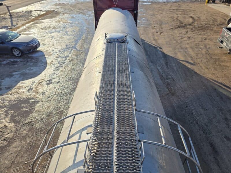 U-4863 1990 Bar-Bel 7000 Gallon Stainless Steel Semi Tanker