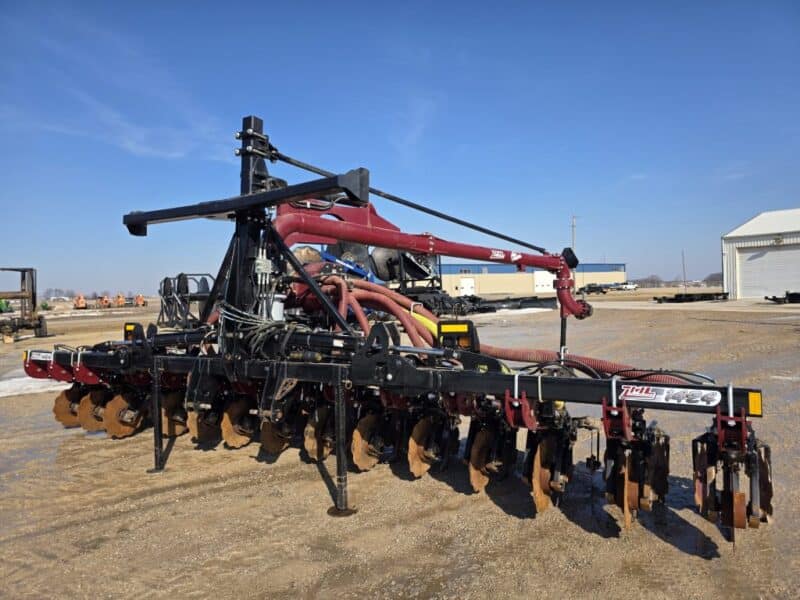 Used for 500 Acres 28′ ZML Toolbar w. 14 Red Viper Gen 4 Row Units w. 8″ Stinger