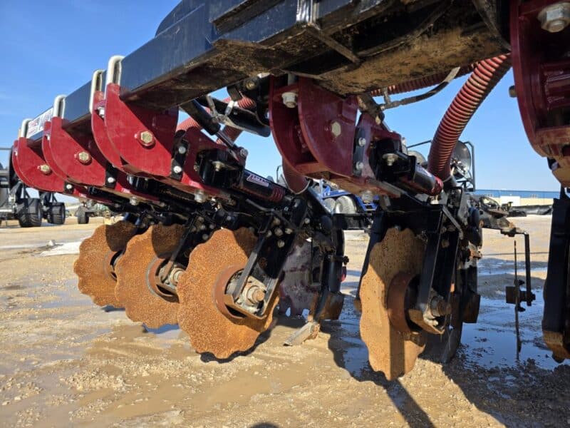 Used for 500 Acres 28′ ZML Toolbar w. 14 Red Viper Gen 4 Row Units w. 8″ Stinger