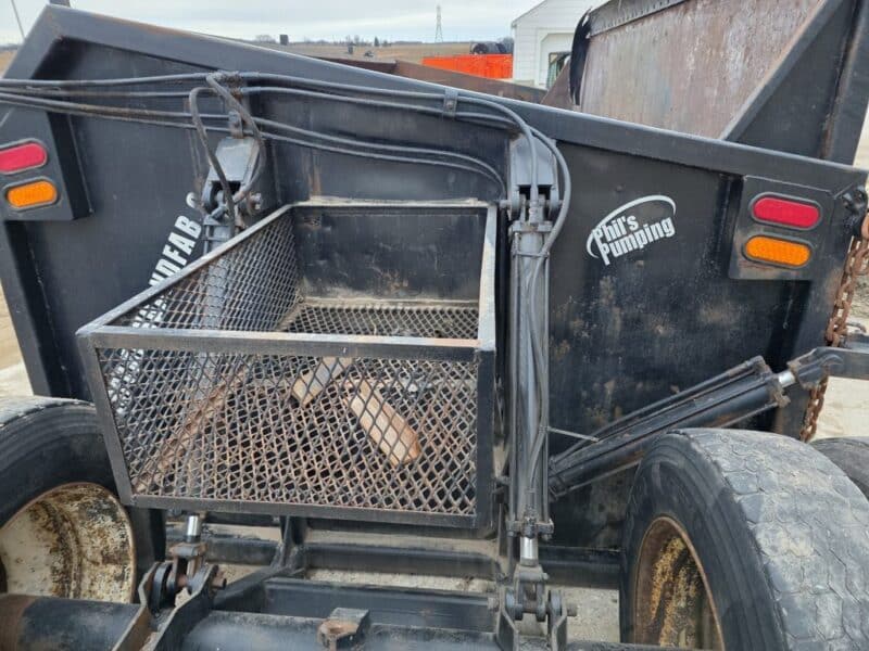 Phil’s Pumping & Fab 4,000 Gallon Transfer Dumpster