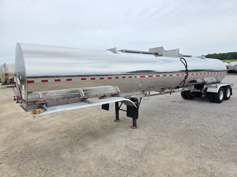 U-4864 2008 Brenner 6000 Gallon Stainless Steel Semi Tanker