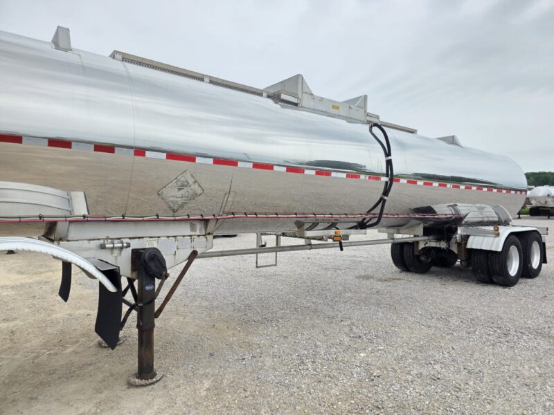 U-4864 2008 Brenner 6000 Gallon Stainless Steel Semi Tanker