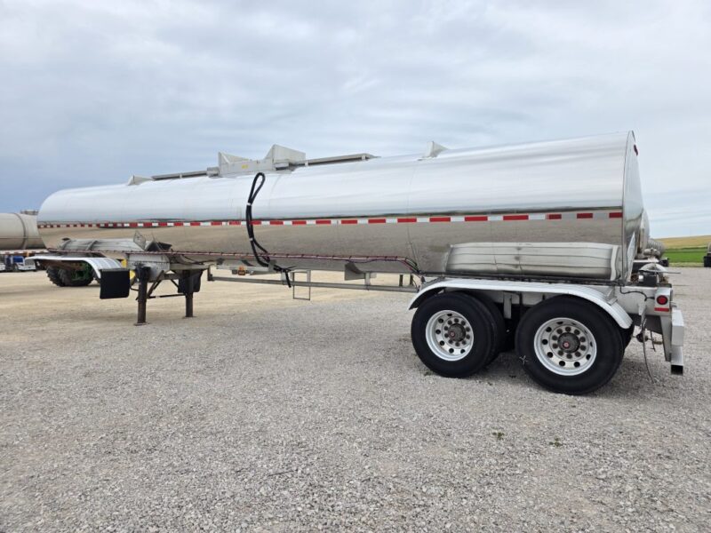 U-4864 2008 Brenner 6000 Gallon Stainless Steel Semi Tanker