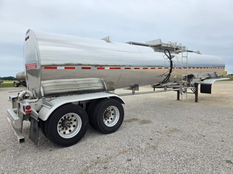 U-4864 2008 Brenner 6000 Gallon Stainless Steel Semi Tanker