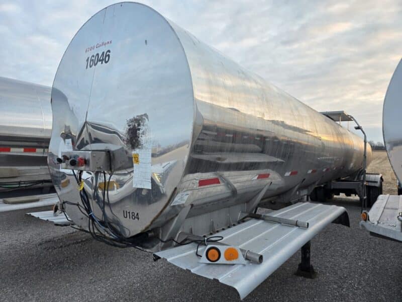 U-184 1995 Beall 6700 Gallon Stainless Steel Semi Tanker