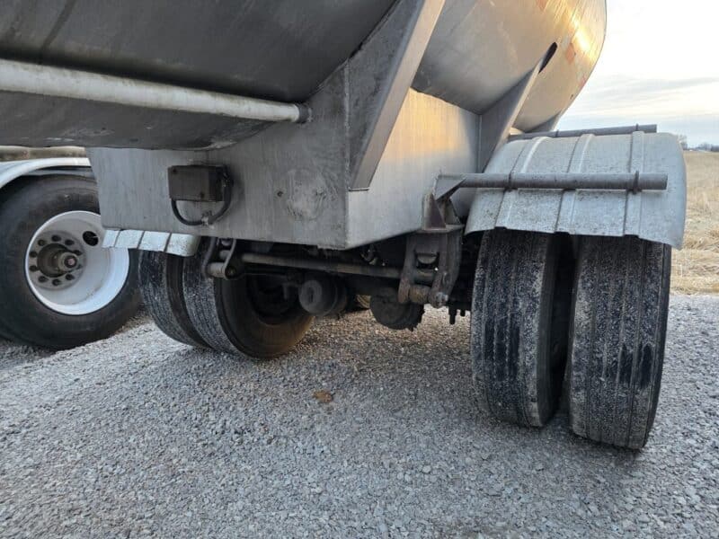 U-184 1995 Beall 6700 Gallon Stainless Steel Semi Tanker