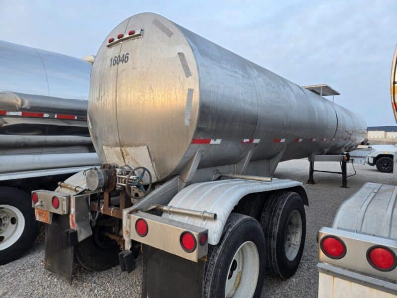 U-184 1995 Beall 6700 Gallon Stainless Steel Semi Tanker