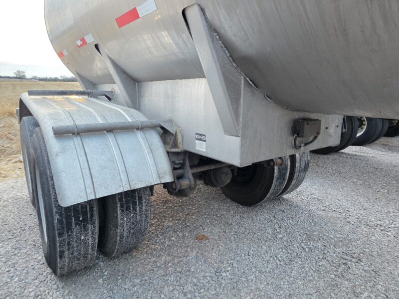 U-184 1995 Beall 6700 Gallon Stainless Steel Semi Tanker