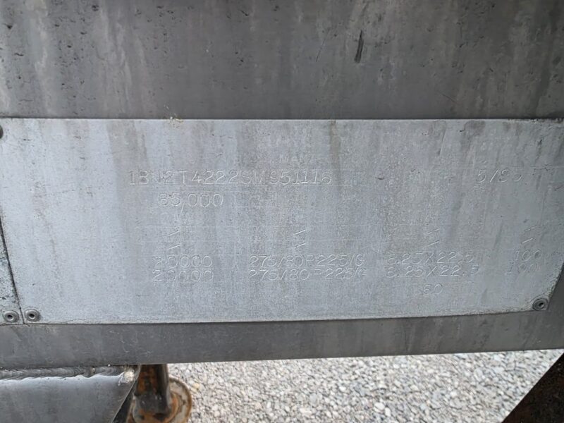 U-184 1995 Beall 6700 Gallon Stainless Steel Semi Tanker