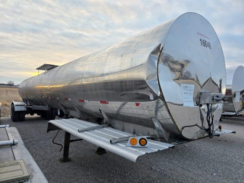 U-184 1995 Beall 6700 Gallon Stainless Steel Semi Tanker