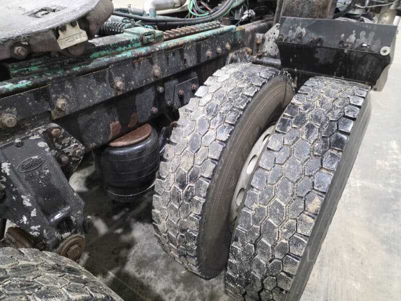 1999 Peterbilt 379 Exhd