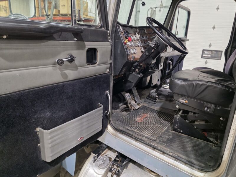 1999 Peterbilt 379 Exhd