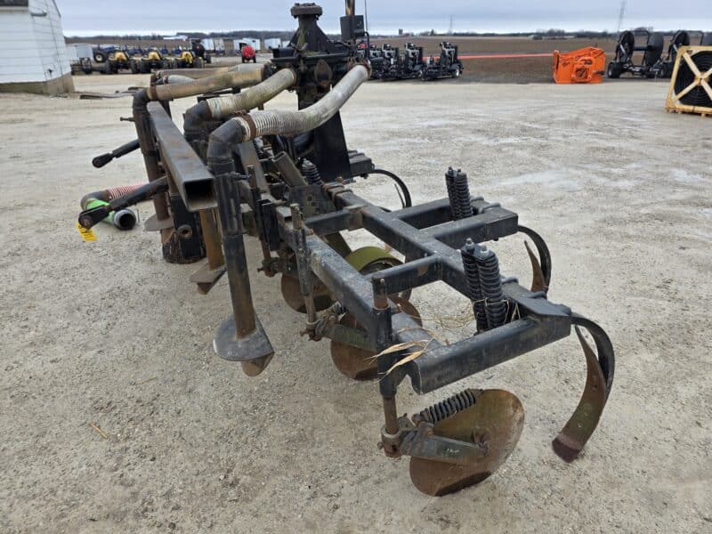 16′ Tank Toolbar with 7- Shanks on 30″ Spacings